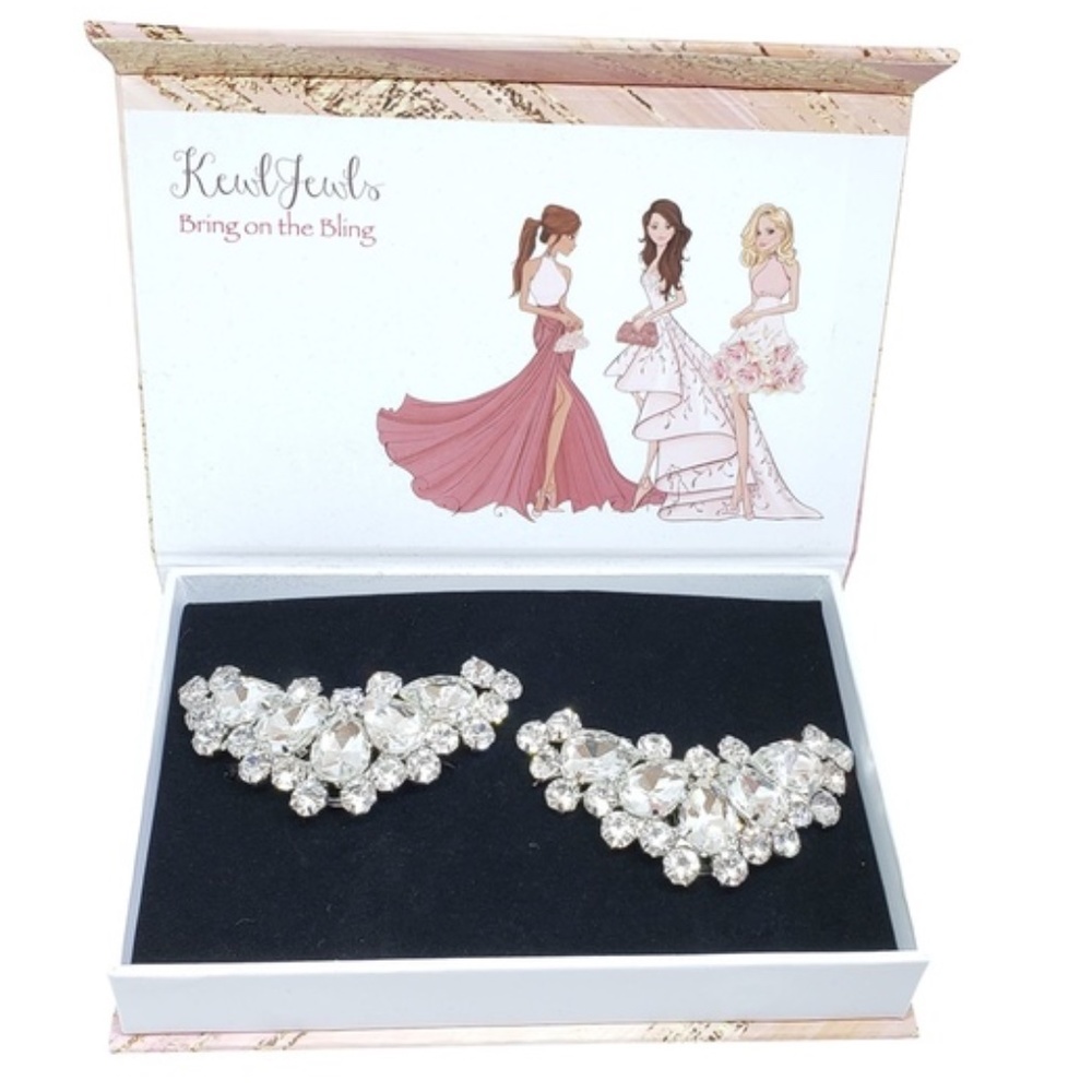 NWT Beautiful V Shaped White Rhinestones Shoe Jewels Shoe Clips with Box!